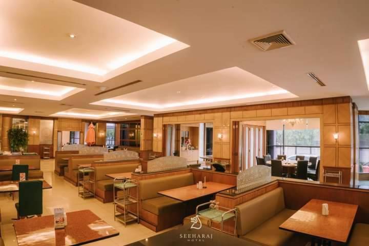 Seeharaj Hotel Uttaradit Ngoại thất bức ảnh