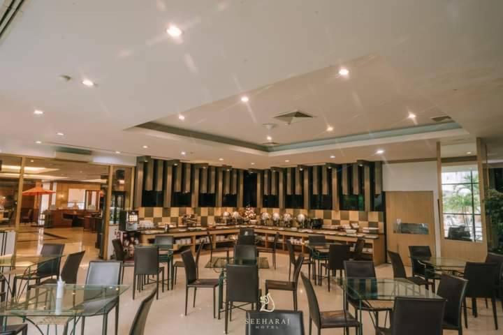 Seeharaj Hotel Uttaradit Ngoại thất bức ảnh