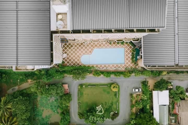 Seeharaj Hotel Uttaradit Ngoại thất bức ảnh