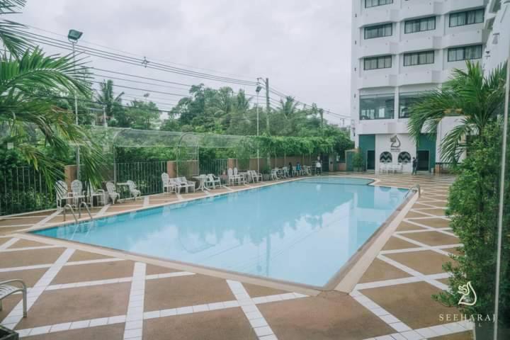 Seeharaj Hotel Uttaradit Ngoại thất bức ảnh
