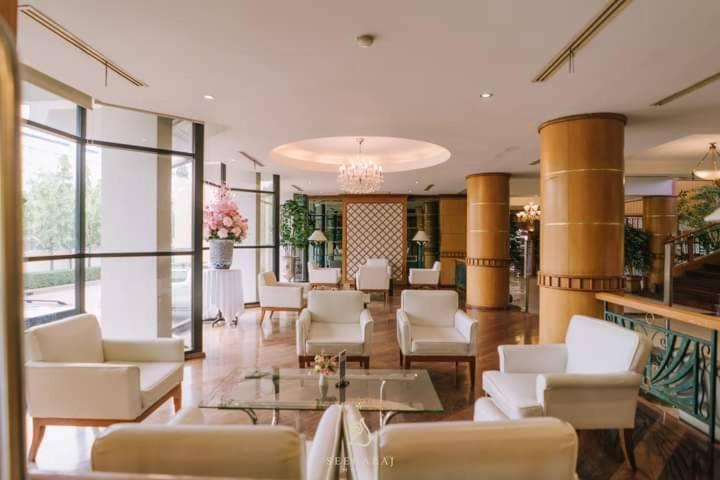 Seeharaj Hotel Uttaradit Ngoại thất bức ảnh