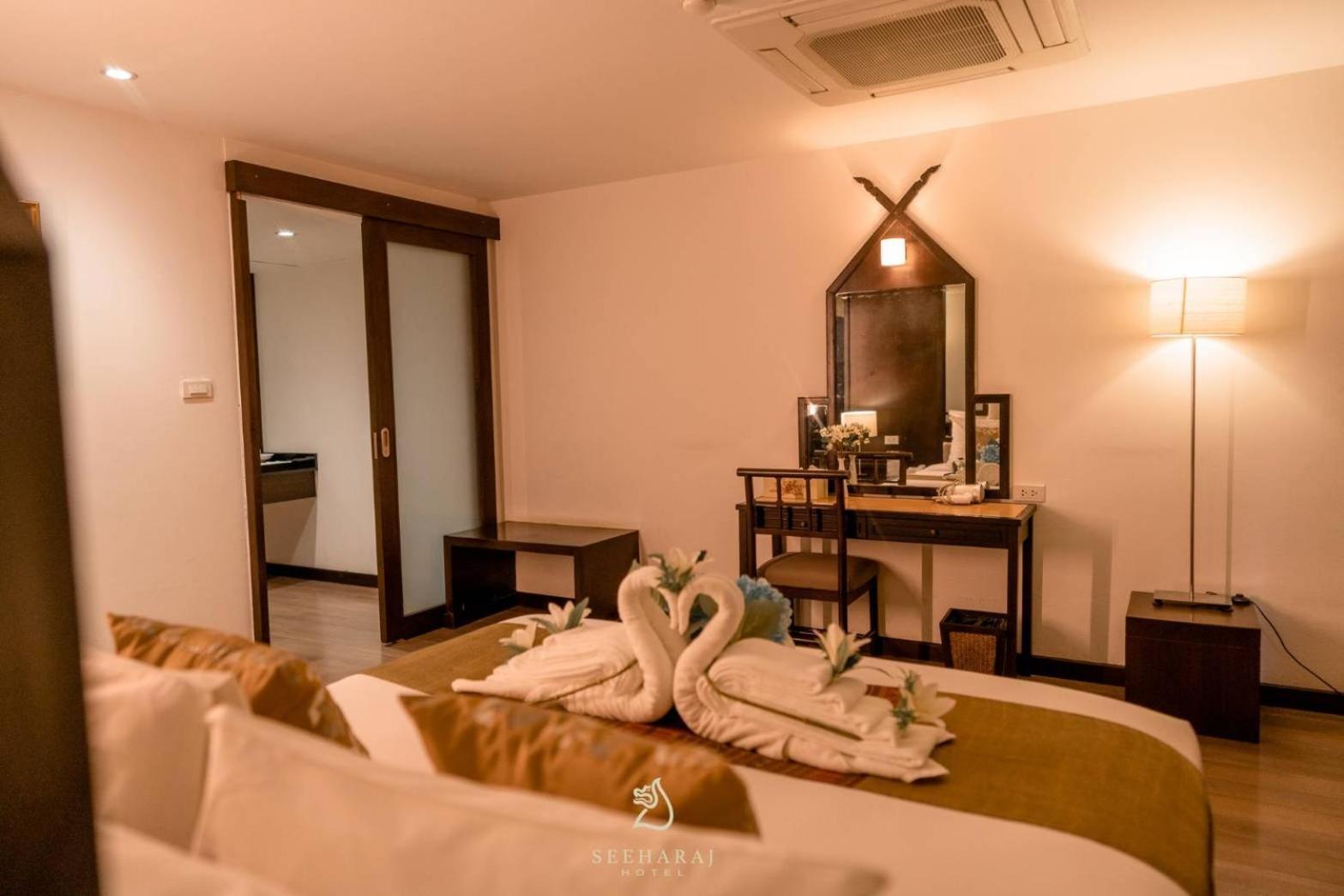 Seeharaj Hotel Uttaradit Ngoại thất bức ảnh