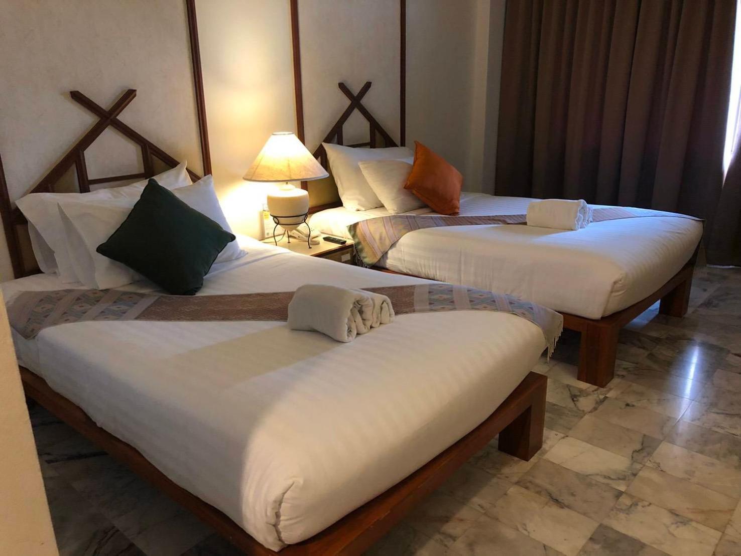 Seeharaj Hotel Uttaradit Ngoại thất bức ảnh