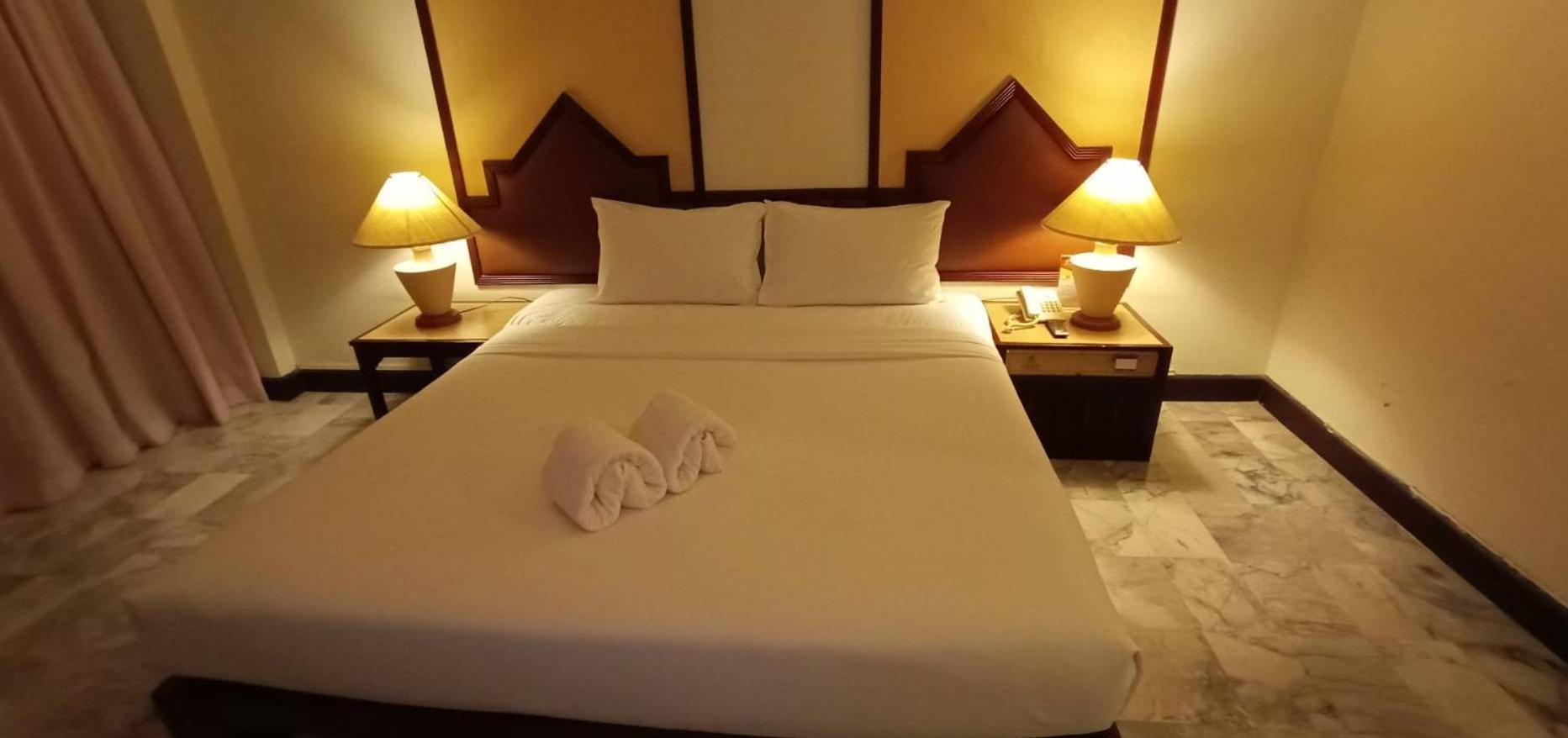 Seeharaj Hotel Uttaradit Ngoại thất bức ảnh