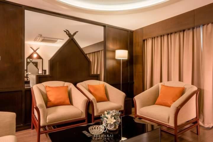 Seeharaj Hotel Uttaradit Ngoại thất bức ảnh