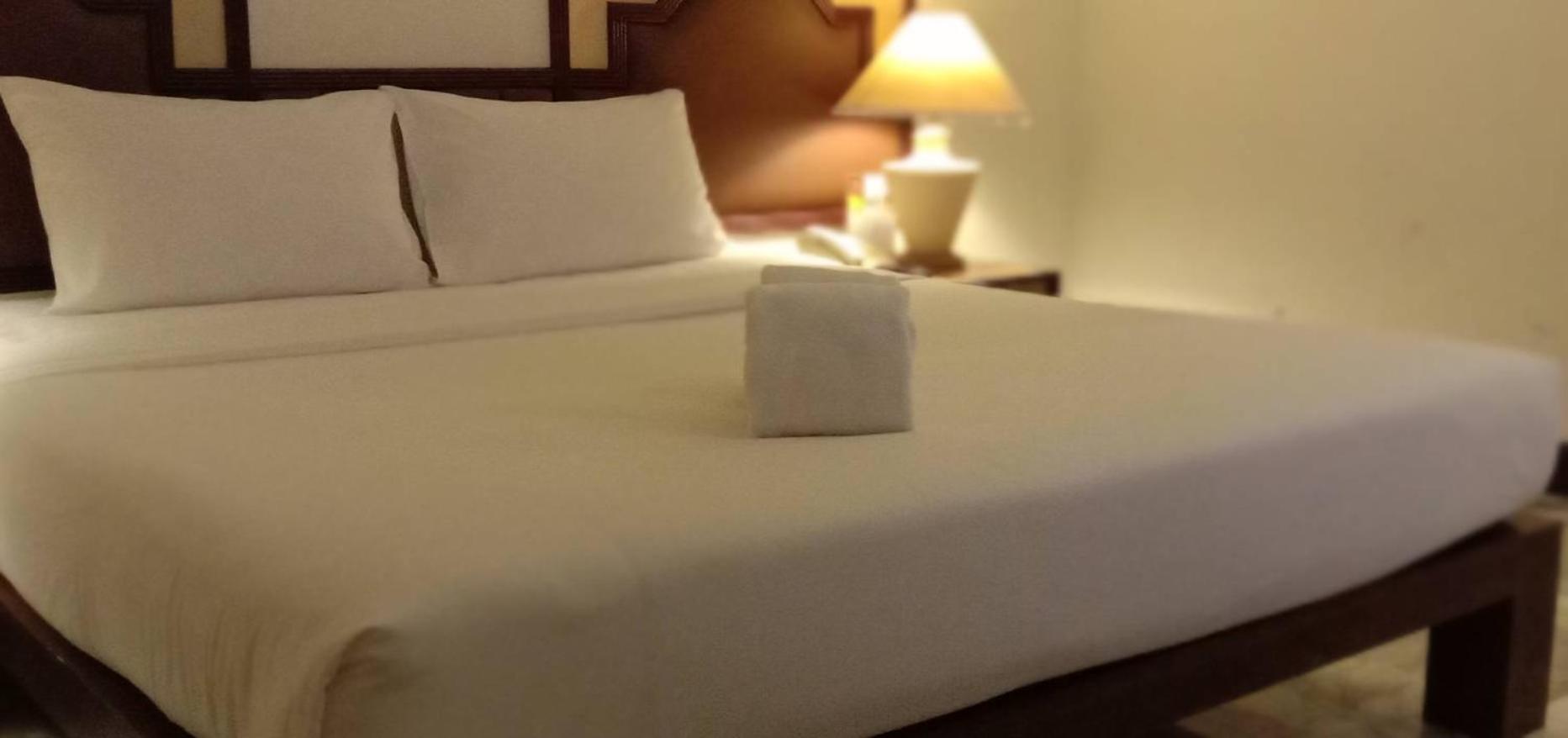 Seeharaj Hotel Uttaradit Ngoại thất bức ảnh