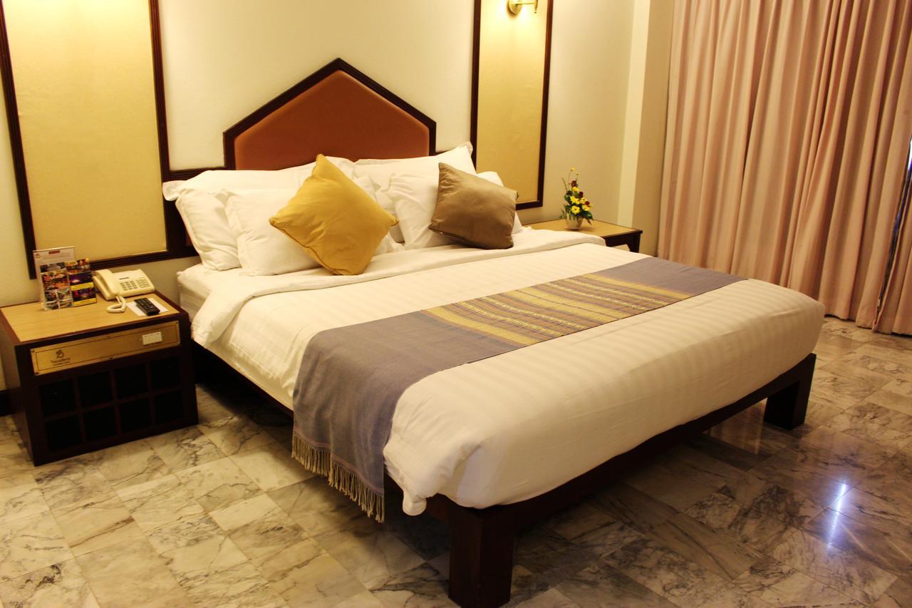 Seeharaj Hotel Uttaradit Ngoại thất bức ảnh