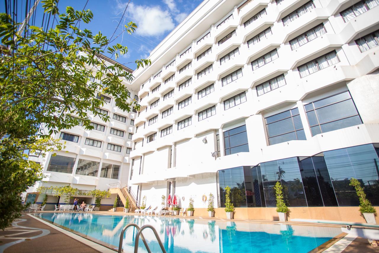 Seeharaj Hotel Uttaradit Ngoại thất bức ảnh